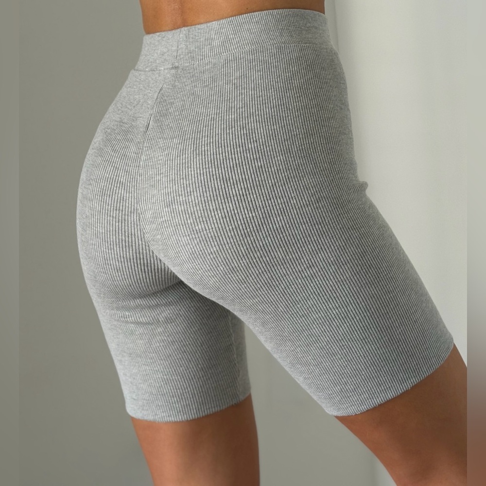 ZARA Ribbed High-Waist Bike Shorts - Gray